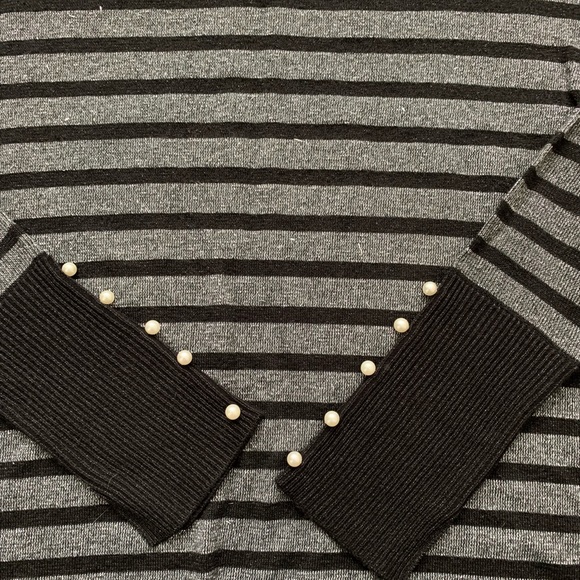 EUC VEX vintage holiday Lurex black and silver holiday turtleneck knit top - Picture 8 of 11